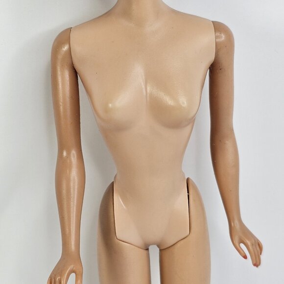 Vintage Brunette Bubble Cut Barbie Doll #850 Mattel 1960s Japan Green Ears Read - Picture 5 of 16